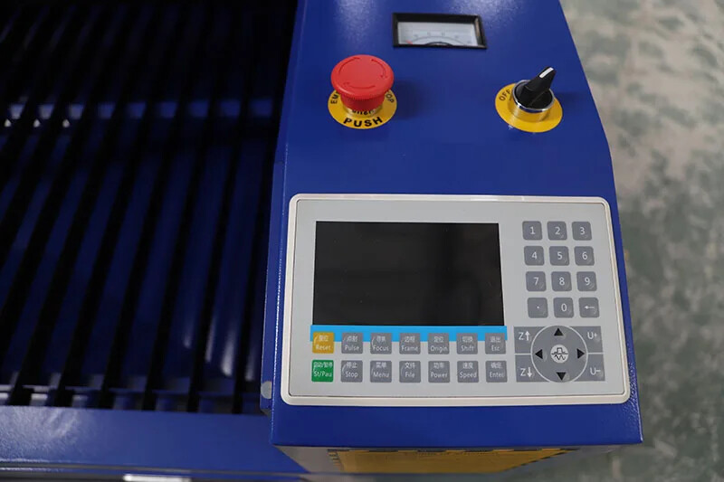 ماكينة قطع الليزر ثنائي أكسيد الكربون_GC1390LG