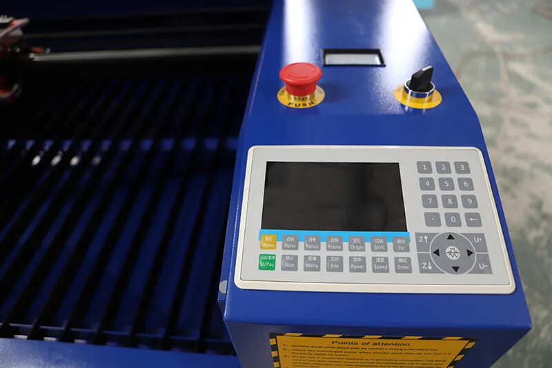 ماكينة قطع الليزر ثنائي أكسيد الكربون_GC1390LG detail 5.jpg ماكينة قطع الليزر ثنائي أكسيد الكربون_GC1390LG detail 5.jpg