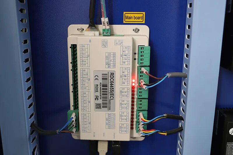 ماكينة قطع الليزر ثنائي أكسيد الكربون_GC1390LG