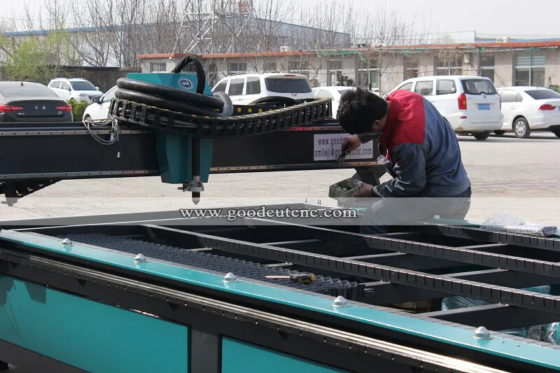 ماكنة قطع البلازما بالحجم الكبير GC-2060P