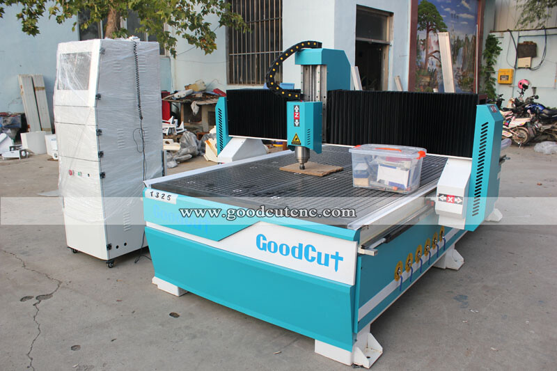 GC1325V Jinan GoodCut 1325 راوتر CNC للأعمال الخشبية