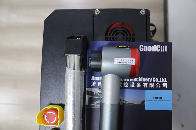 GC-CP500 تنظيف بالليزر النبضي GC-CP500 تنظيف بالليزر النبضي