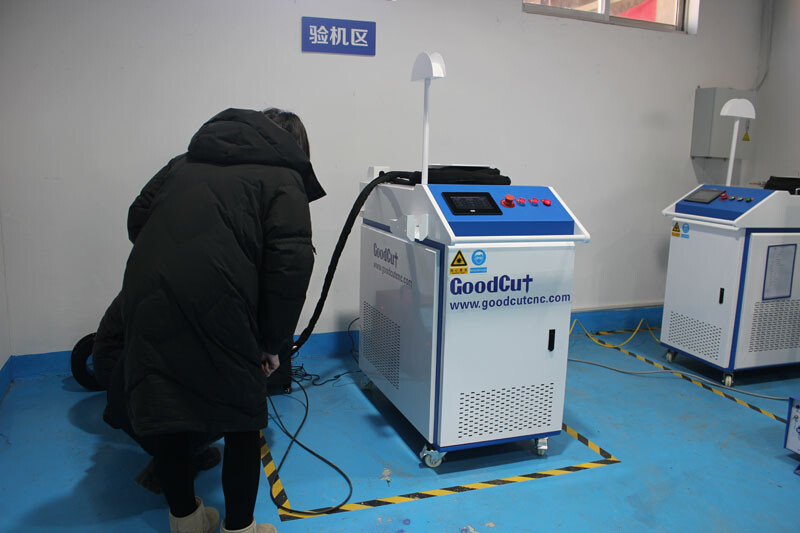   GC-WL 1000w 1500w 2000w  آلة لحام ليزر  مع سلك التغذية 