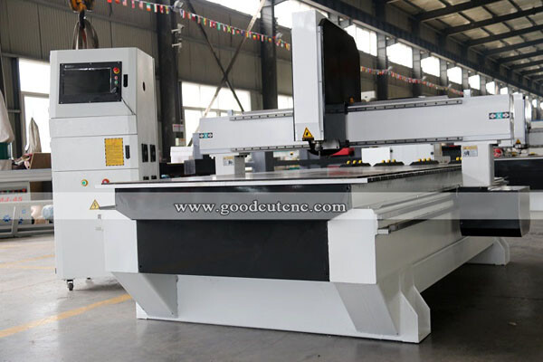 GC1325H ماكينة راوتر CNC بإطار للخدمة الشاقة مقاس 4*8 قدم مع طاولة بفتحات T