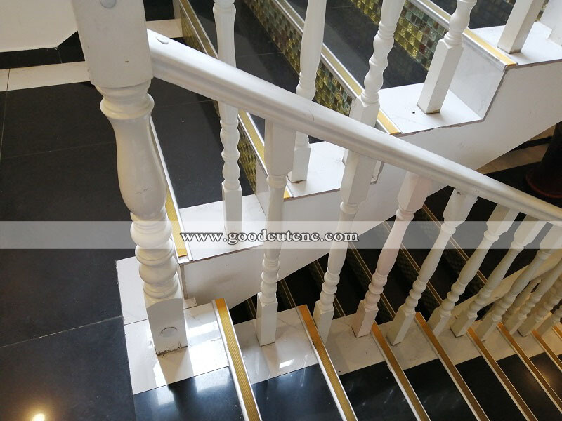 GC1530WL-S GoodCut Wood Turning Lathe Machine with Screw Lathe Spindle Sample.jpg GC1530WL-S GoodCut Wood Turning Lathe Machine with Screw Lathe Spindle Sample.jpg