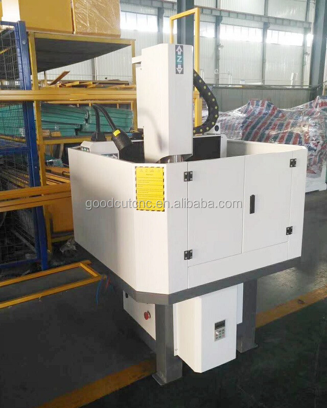 GC4040M GC6060M CNC  عالية الدقة آلة طحن المسمار النحاس والألومنيوم يموت