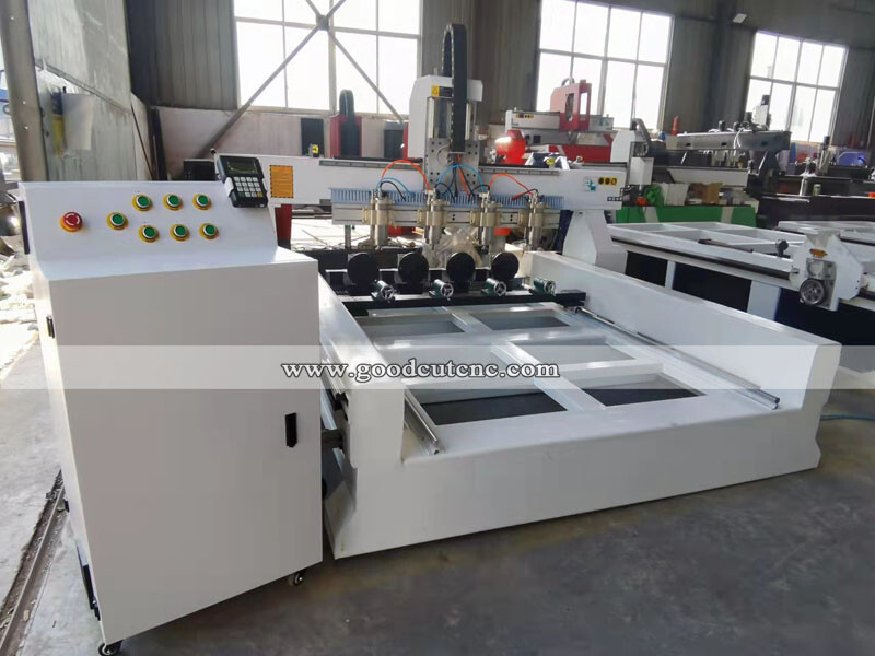راوتر CNC للخشب متعدد المغازل GC-4R مع 4 مغازل و4 محاور دوارة لأرجل طاولات الأثاث
