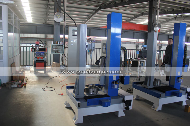 جهاز التوجيه CNC للنقش الرأسي GC-1325-V للمواسير الأسطوانية