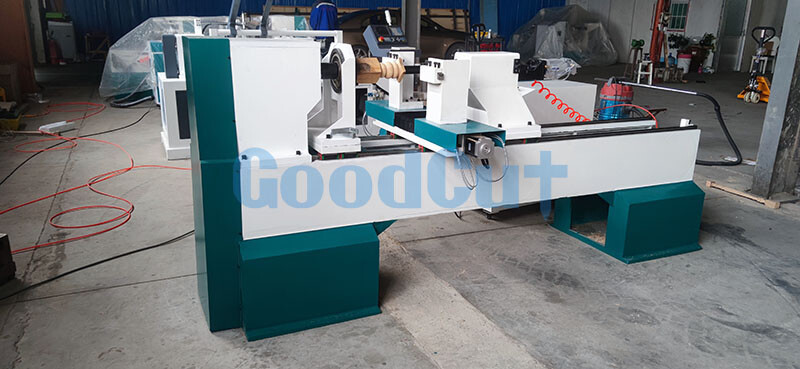 GC1530WL  1530 التلقائي بالكامل التصنيع ب CNC  مخرطة النجارة تحول رمح واحد مع اثنين من السكاكين