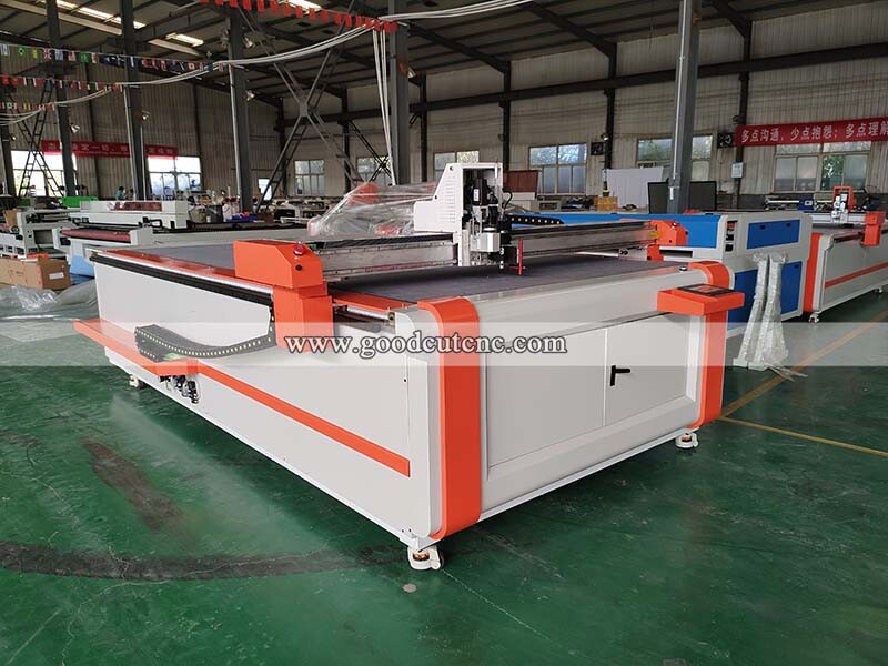 GC1625O CNC  سكين آلة قطع الورق المقوى والجلود متعدد الطبقات