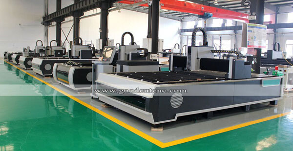 GC1530F 500W 500W 750W 750W 1000W 1500W 2000W سعر آلة القطع بالليزر الليفي لقطع الألومنيوم الصلب