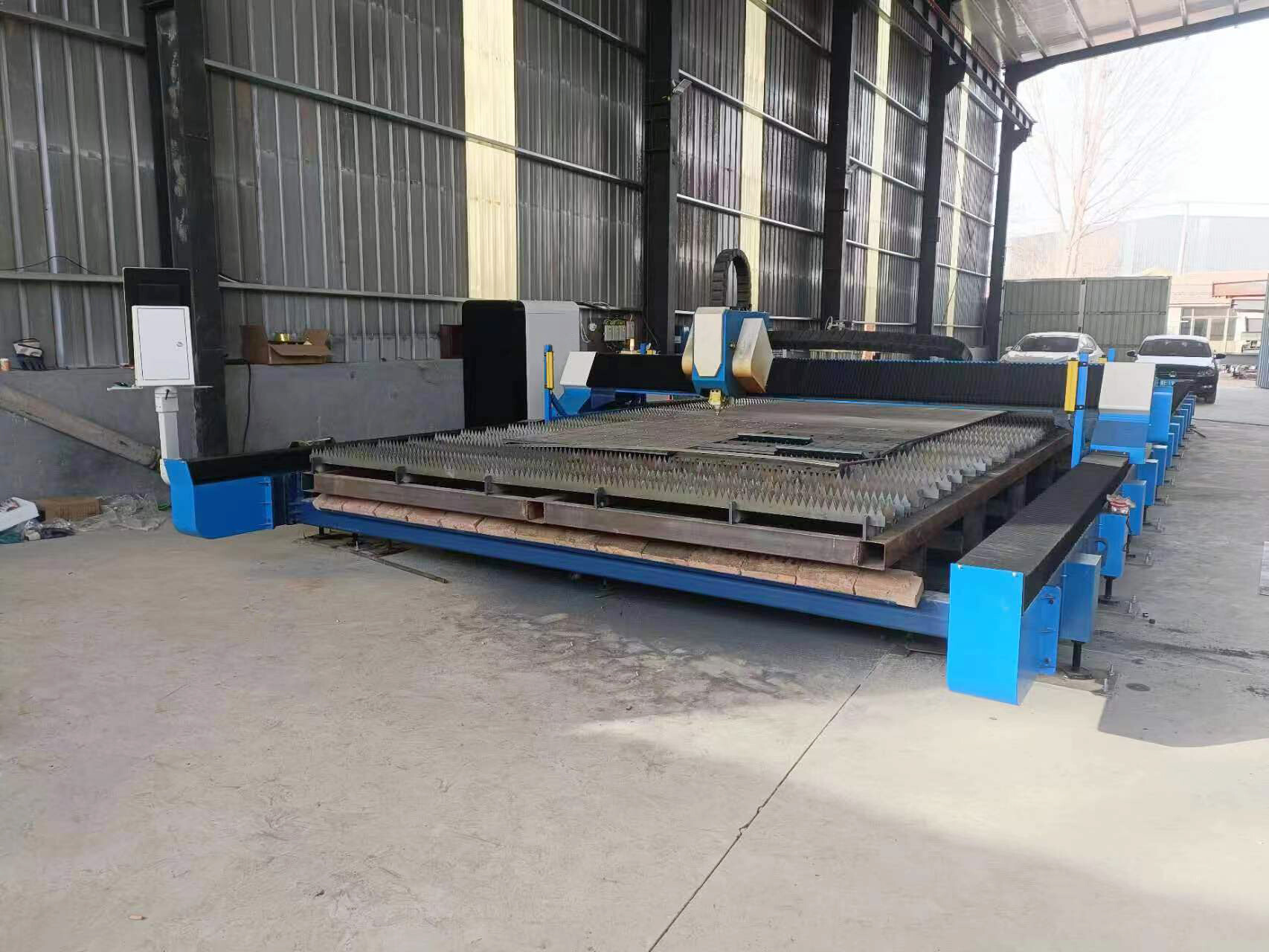 GC3012F  حجم كبير السكك الحديدية الأرضية الألياف آلة القطع بالليزر