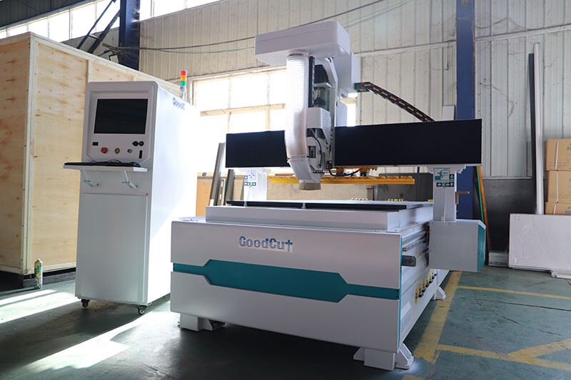 ماكينة راوتر CNC بمبدل أدوات أوتوماتيكي بتصميم جديد GC1325ATC