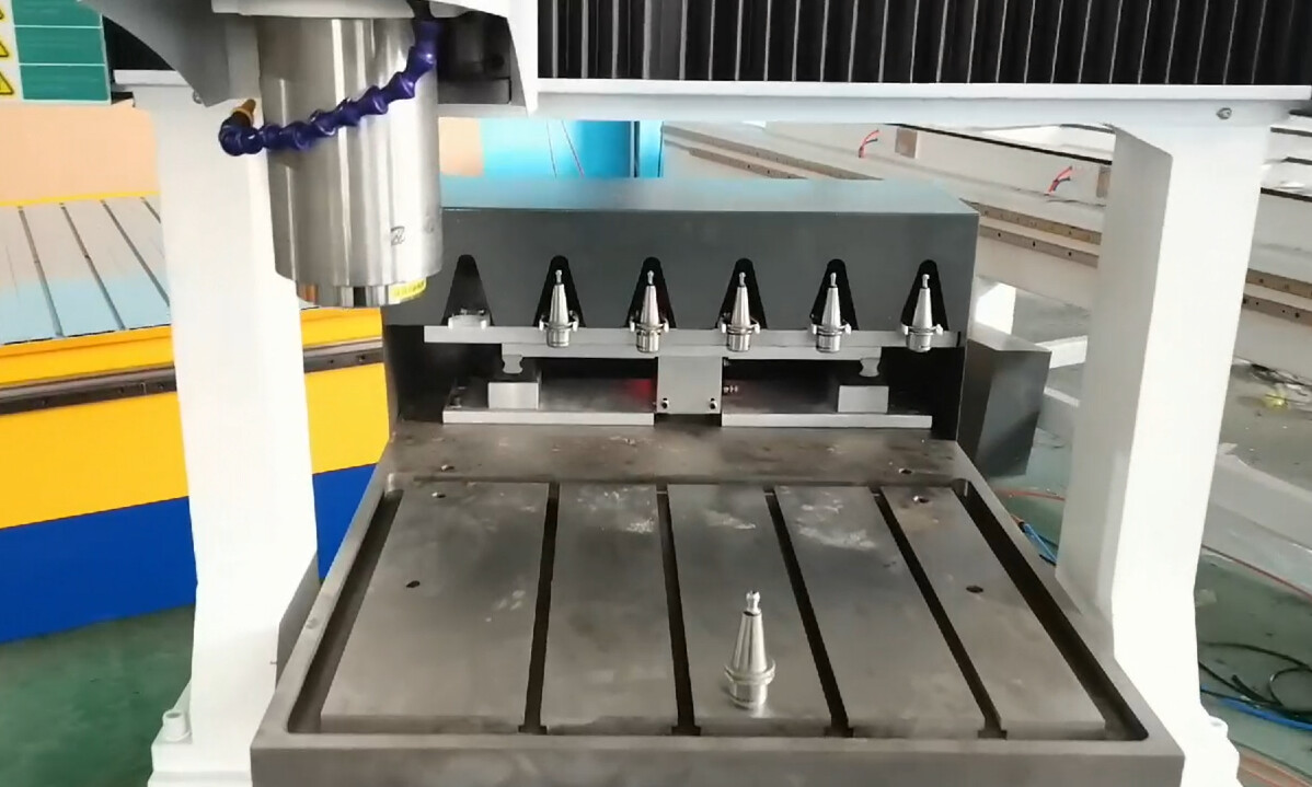GC6060-ATC   CNC Router  أداة آلة صغيرة التلقائي مع أداة تغيير الجهاز 