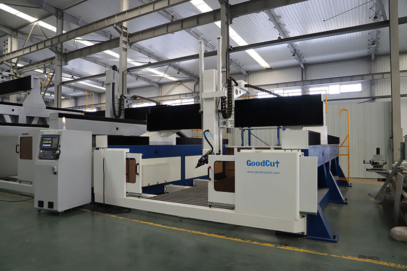 GC1325ATC-4 ATC كبيرة الحجم التصنيع باستخدام الحاسب الآلي آلة الحفر مع أربعة محاور إطار قوي بالتناوب في المغزل