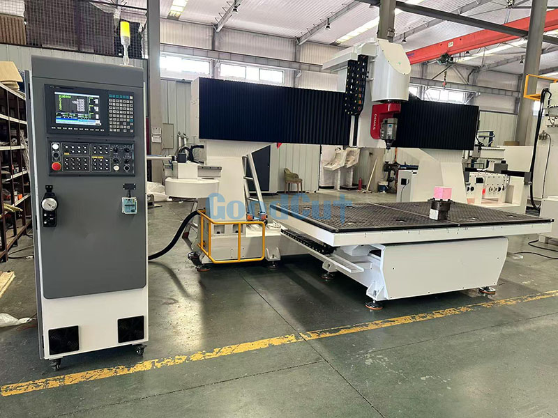 ماكينة التوجيه باستخدام الحاسب الآلي GC1325-5 محور GC1325-5 ماكينة التوجيه باستخدام الحاسب الآلي GC1325-5 ذات المحور EPS الرغوي الخشبي EPS مع محور Z 400 مم