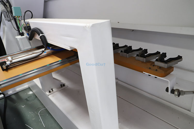 ماكينة التوجيه GC2040 عالية المستوى GC2040 - ماكينة التوجيه باستخدام الحاسب الآلي ذات 5 محاور للخشب الرغوي EPS حجر الألوينوم