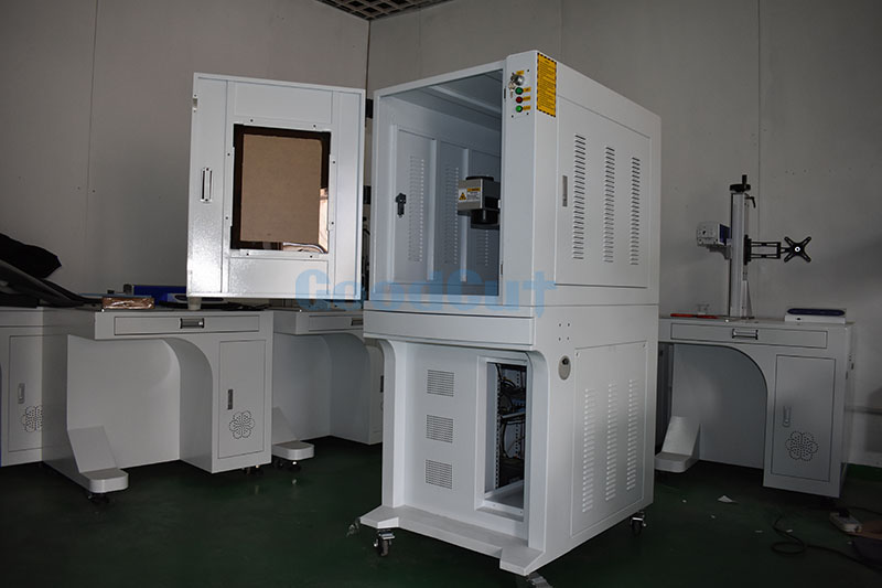 ماكينة الوسم بالليزر الليفي للغطاء بالكامل GC1010