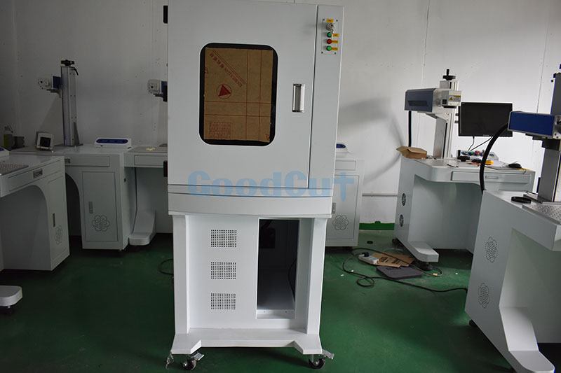 ماكينة الوسم بالليزر الليفي للغطاء بالكامل GC1010