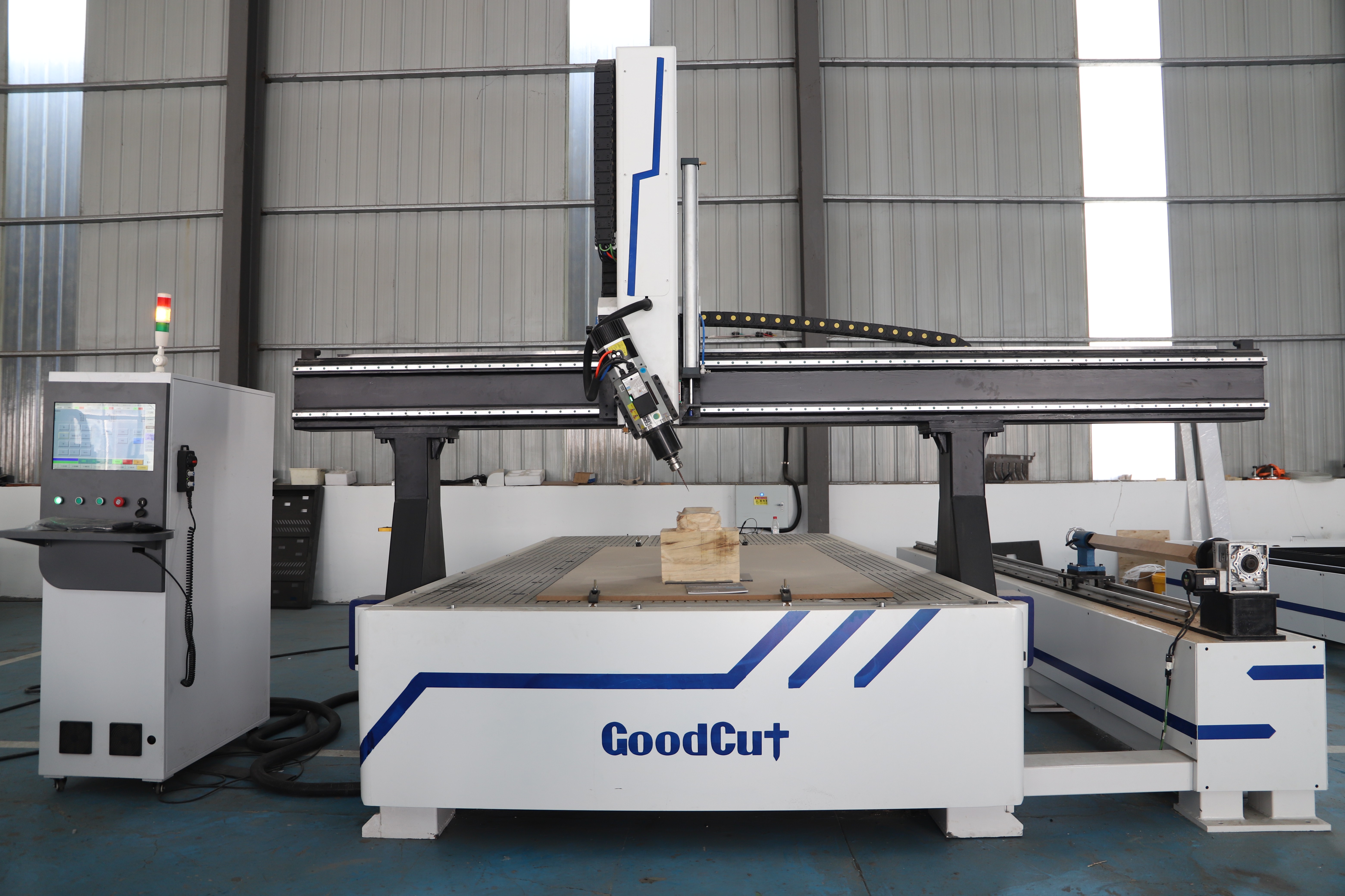 GC2040-4AR جهاز التوجيه CNC الخطي الأوتوماتيكي لتغيير الأدوات GoodCut مع رأس دوار ومتأرجح