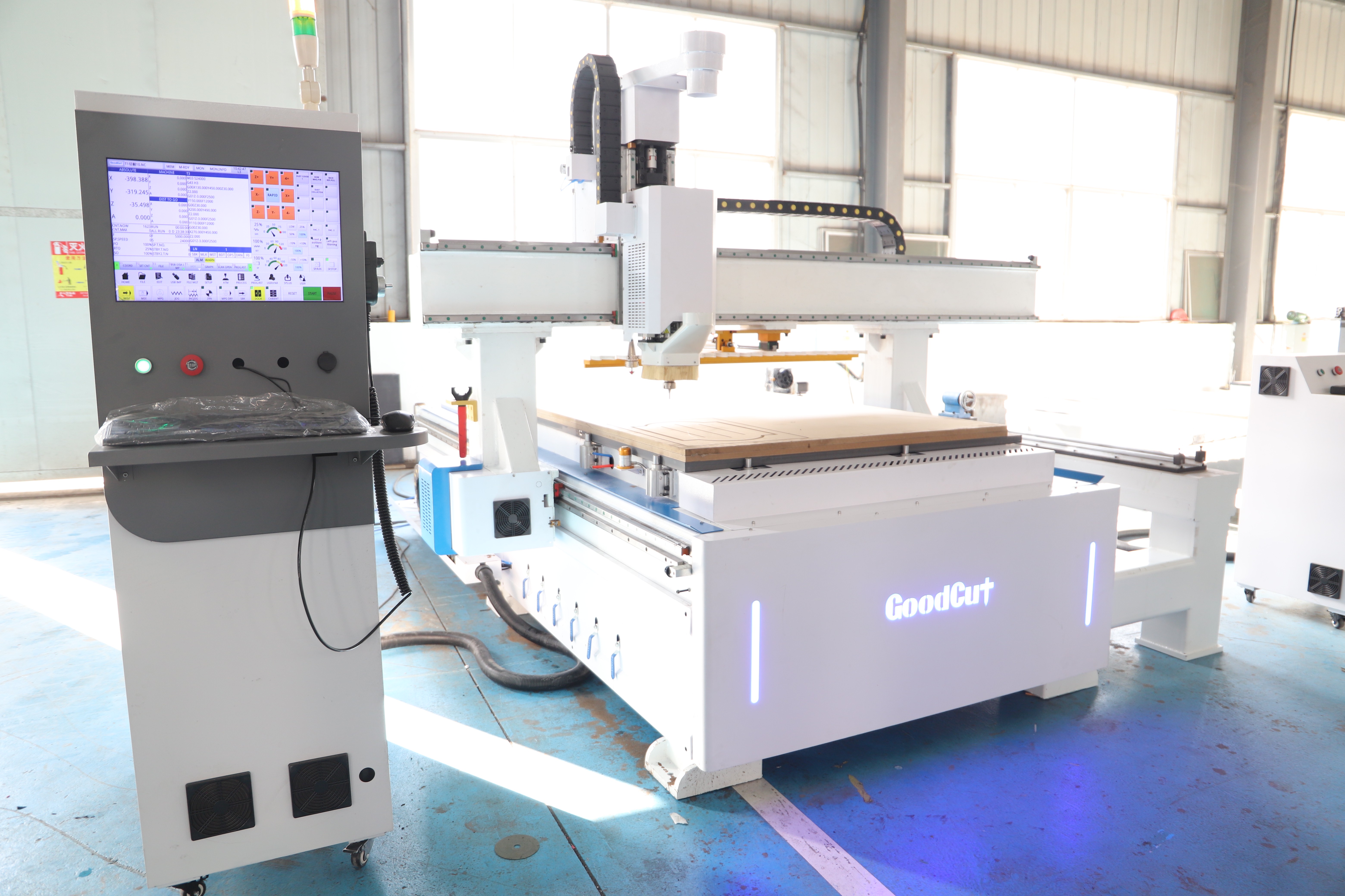 GC1325ATC-R جهاز التوجيه CNC الخطي الأوتوماتيكي لتغيير الأدوات مع جهاز دوار