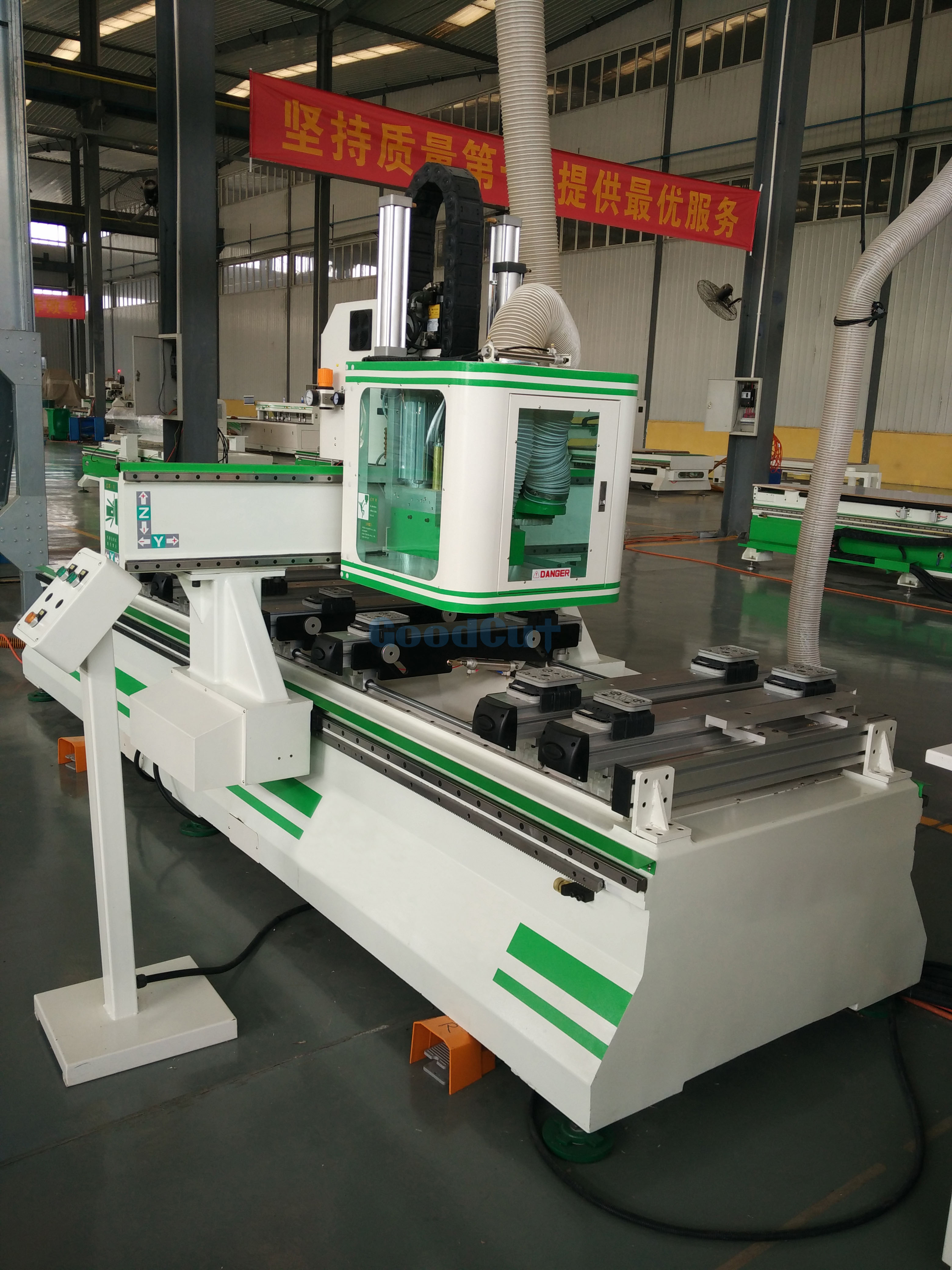 ماكينة توجيه CNC ATC بآلة تغيير أدوات خطية CNC للحفر والحز والطحن الفعّالة ذات 5 جوانب لأثاث الألواح وPods Block PTP Wo