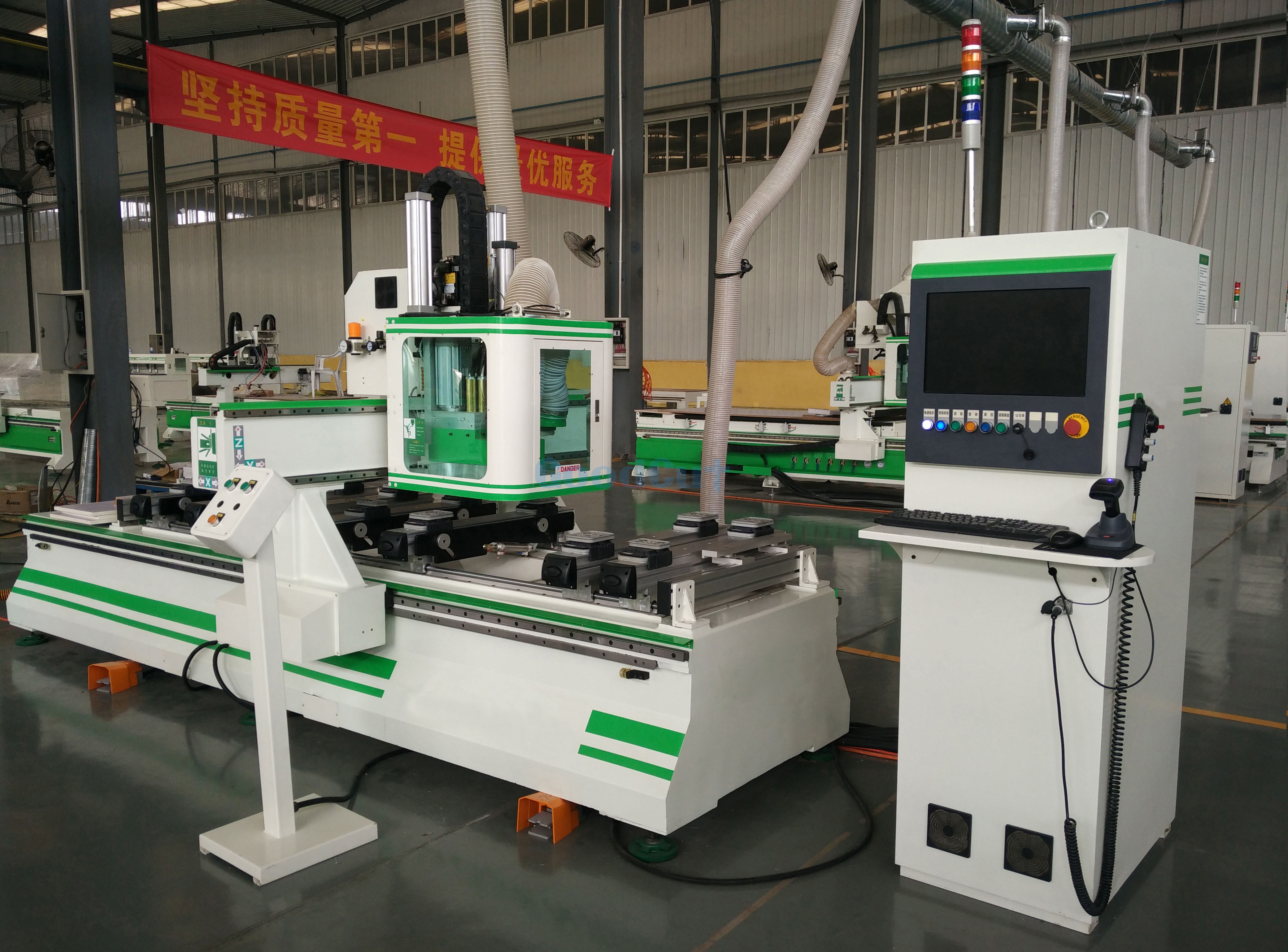 ماكينة توجيه CNC ATC بآلة تغيير أدوات خطية CNC للحفر والحز والطحن الفعّالة ذات 5 جوانب لأثاث الألواح وPods Block PTP Wo