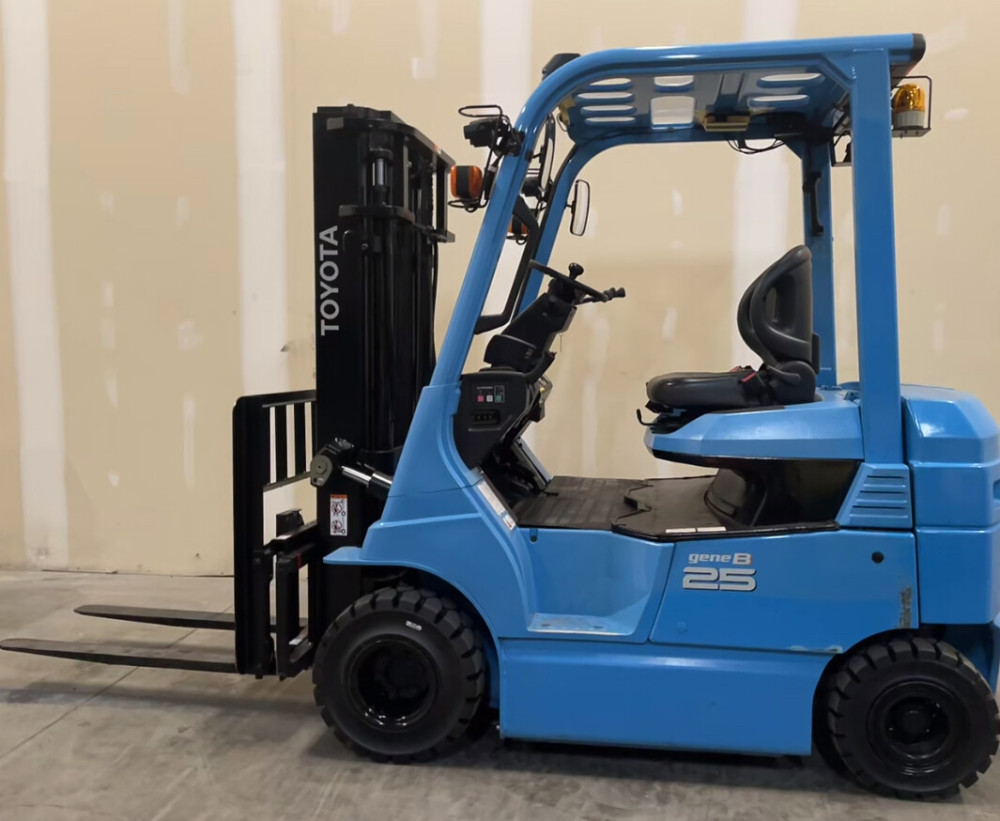 رافعة شوكية كهربائية تويوتا 2.5 - 5 طن