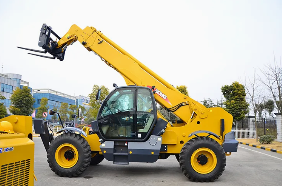 أداة مناولة تلسكوبية صينية رسمية XCMG مقاس 17 م 4.5 طن Xc6-4517K للبيع