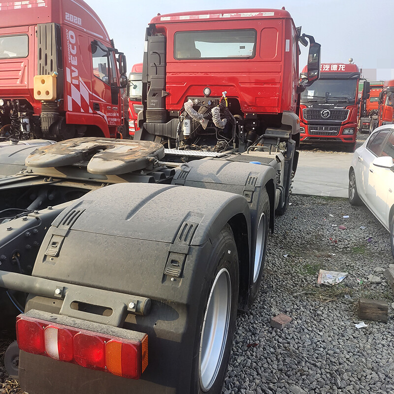 شاحنة هوو N7W الثقيلة 460 حصان 6X4 جرار