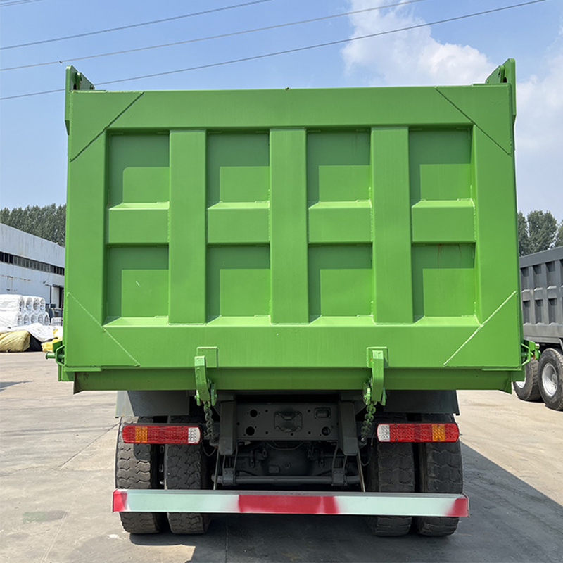 شاحنة قلابة ساينوتورك HOWO 6X4 371 حصان