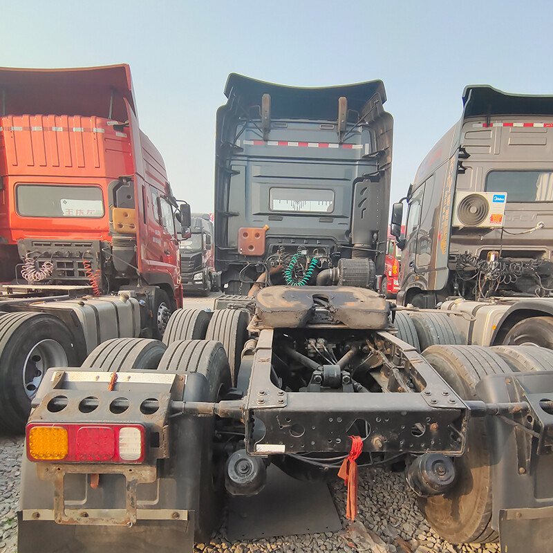 شاحنة جرار FAW JH6 6x4 460 حصان تعمل بالغاز الطبيعي المضغوط