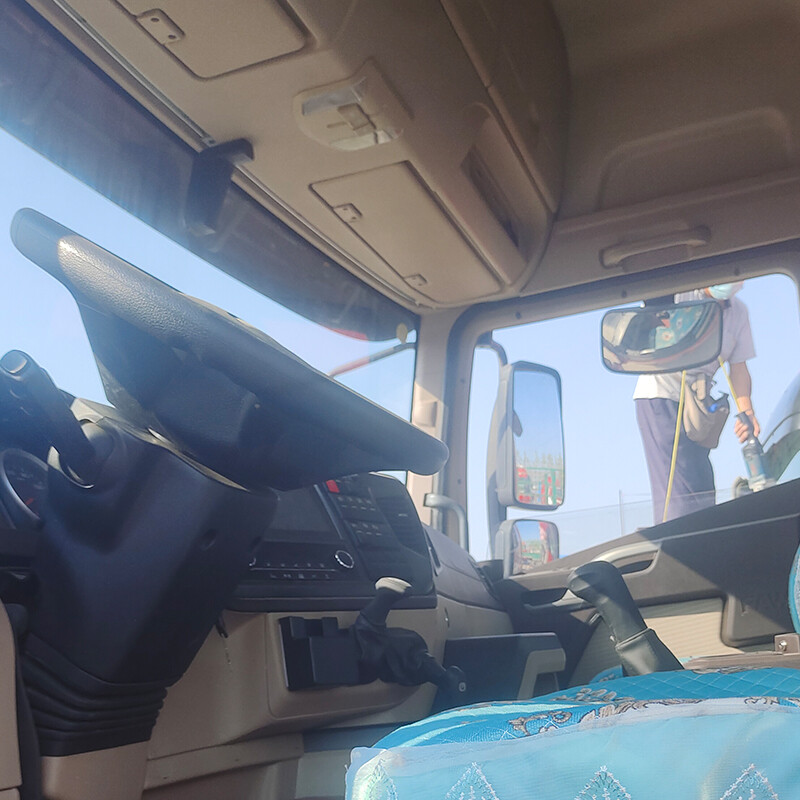 شاحنة جرار FAW JH6 6x4 460 حصان تعمل بالغاز الطبيعي المضغوط