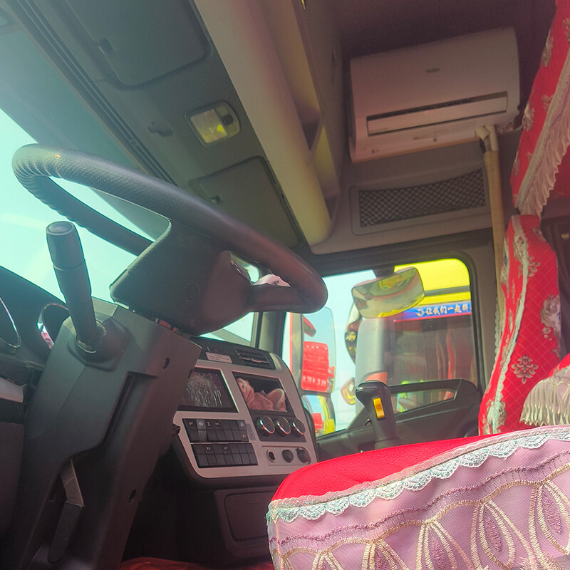 شاحنة جرار دونجفينج KL 6x4 465 حصان سعر تنافسي شاحنة انبعاثات يورو 2 LHD