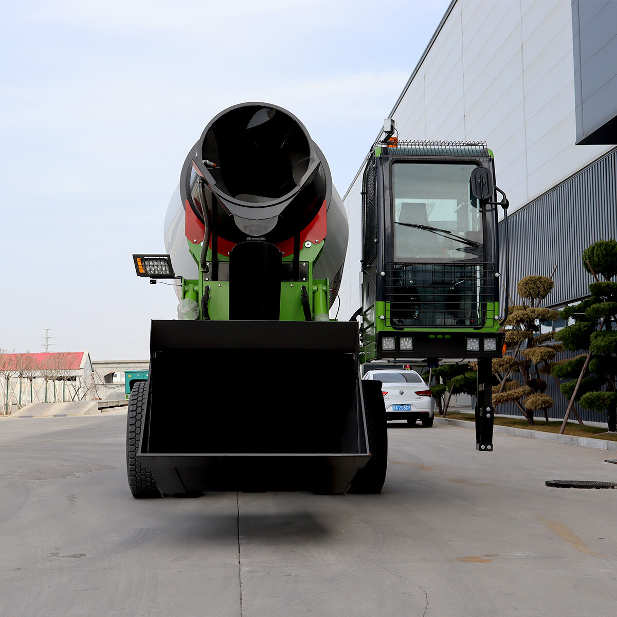 4.0 متر مكعب شاحنة خلاطة خرسانة ذاتية التحميل