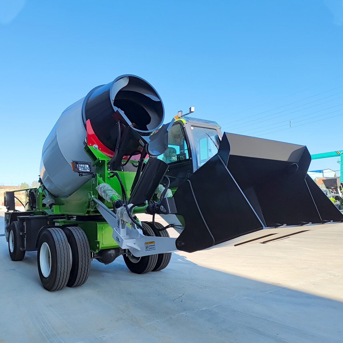 5.5 متر مكعب شاحنة خلاطة خرسانة ذاتية التحميل