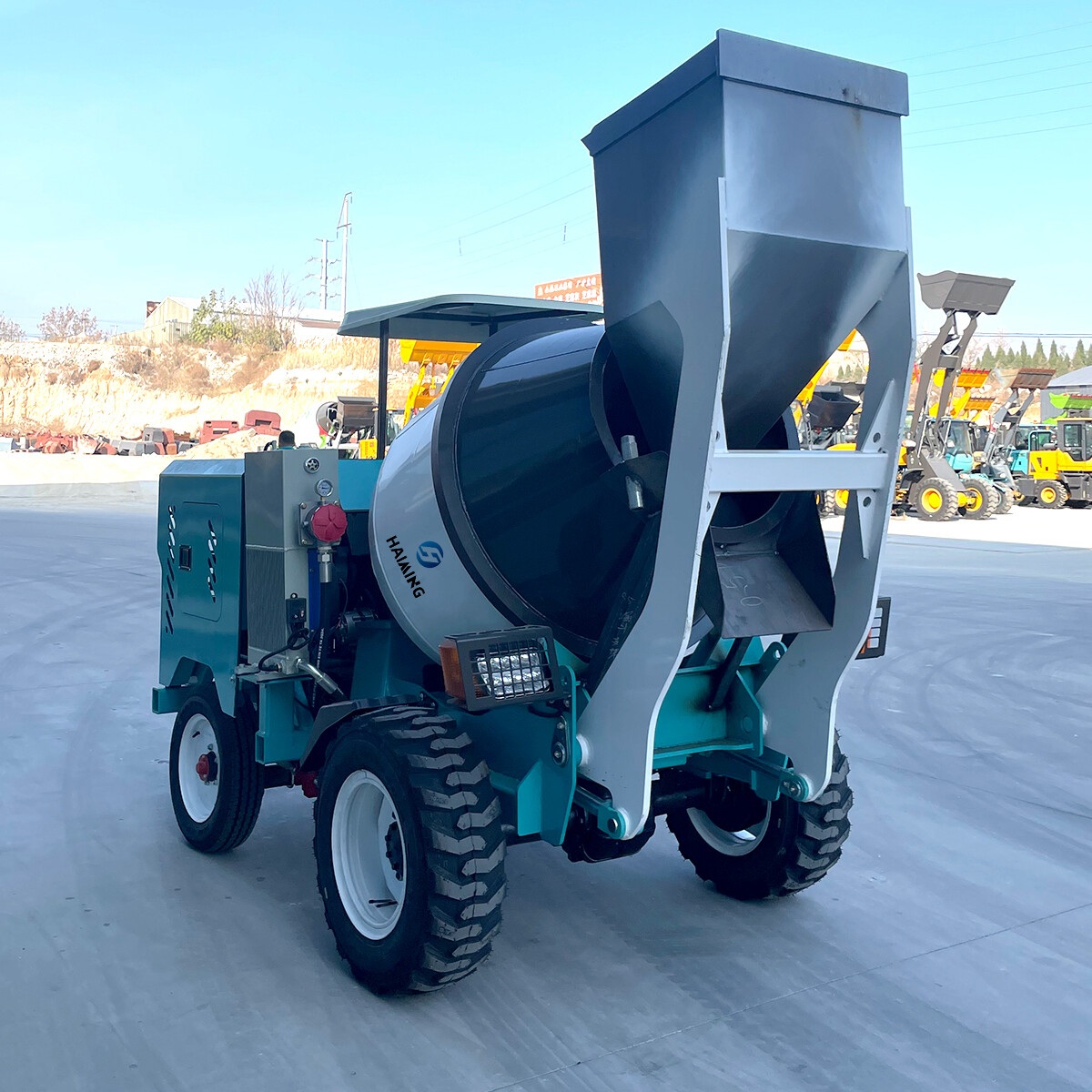 0.5 متر مكعب شاحنة خلاطة خرسانة ذاتية التحميل