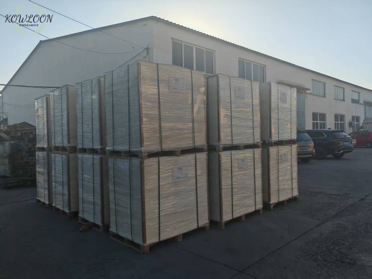 Rigid high-strength double-sided cardboard