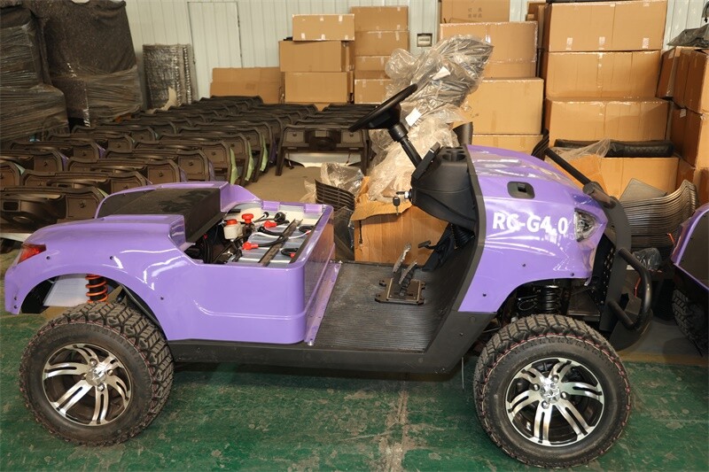 الاستفادة من مزايا عربات الغولف Noble Golf Carts