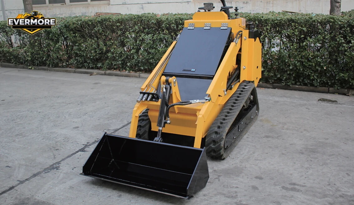 لودر انزلاقي مدمج - إيفرمور | معدات بناء قوية ومتعددة الاستخدامات