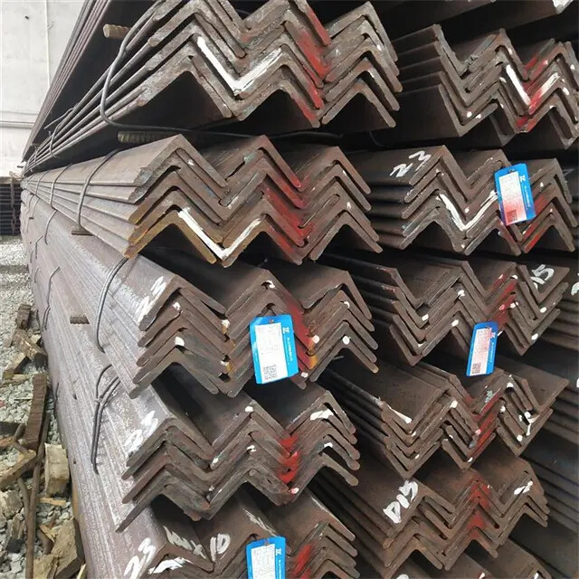 زاوية فولاذية