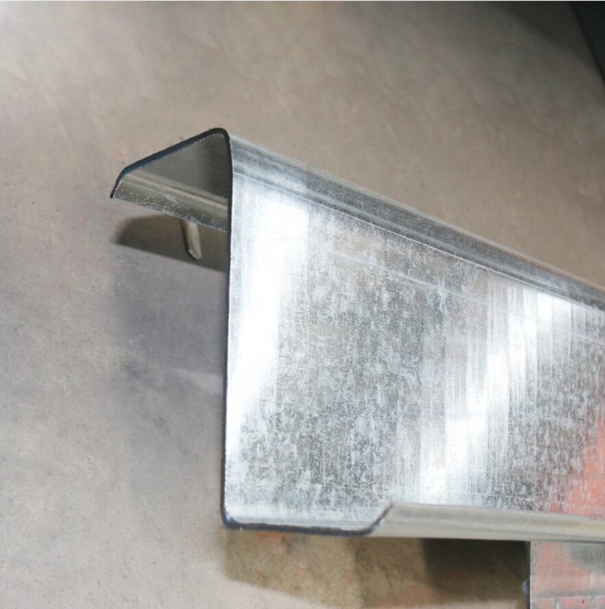 صفائح فولاذية على شكل حرف Z