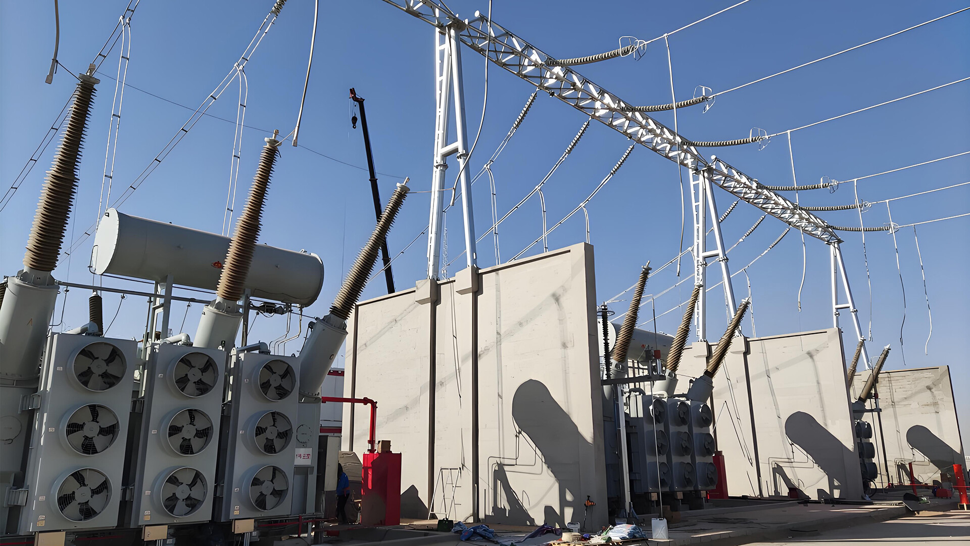 محول الطاقة الجديد عالي السعة 330 كيلو فولت من تايكاي يجتاز اختبار الدائرة القصيرة