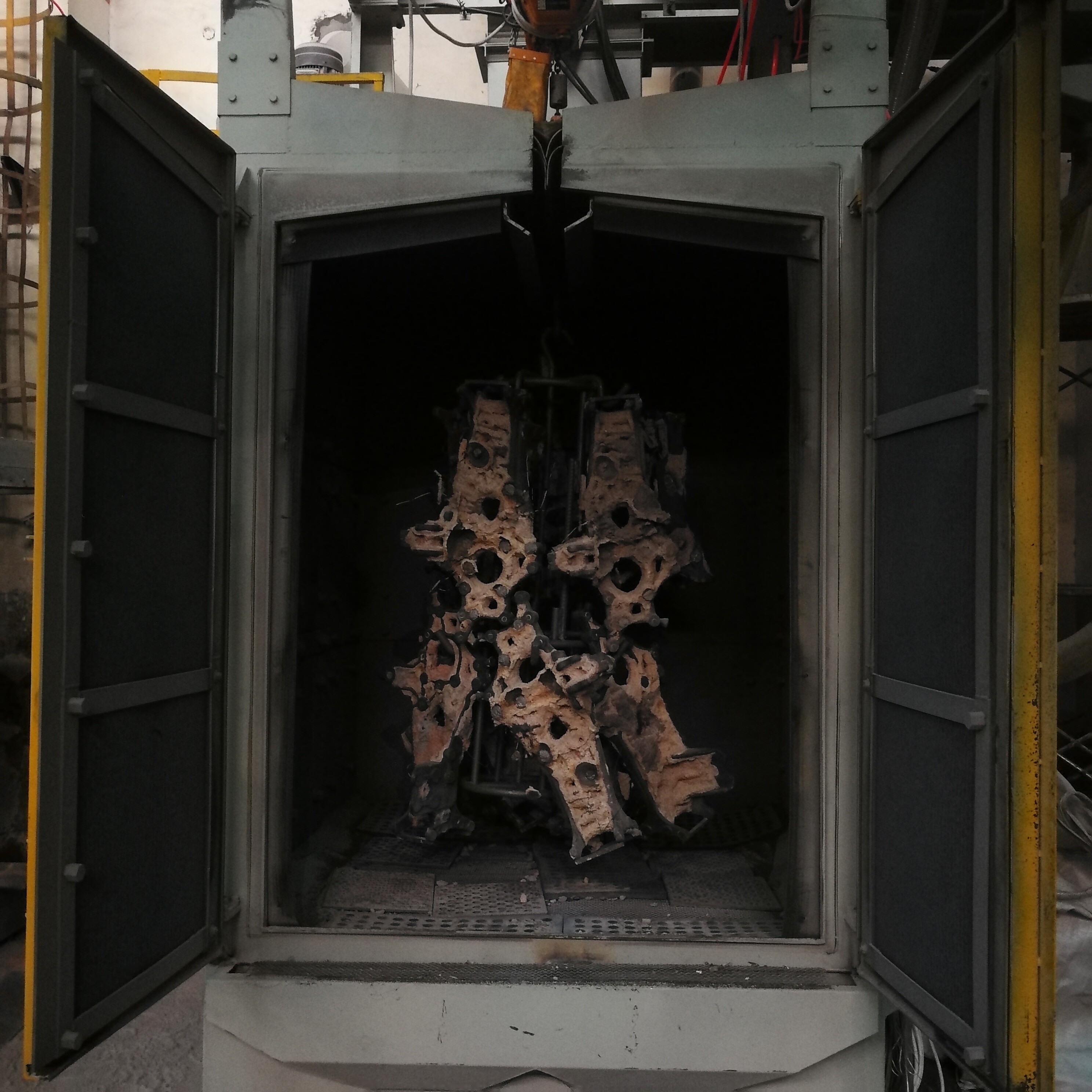 On site use of hook type shot blasting cleaning machine