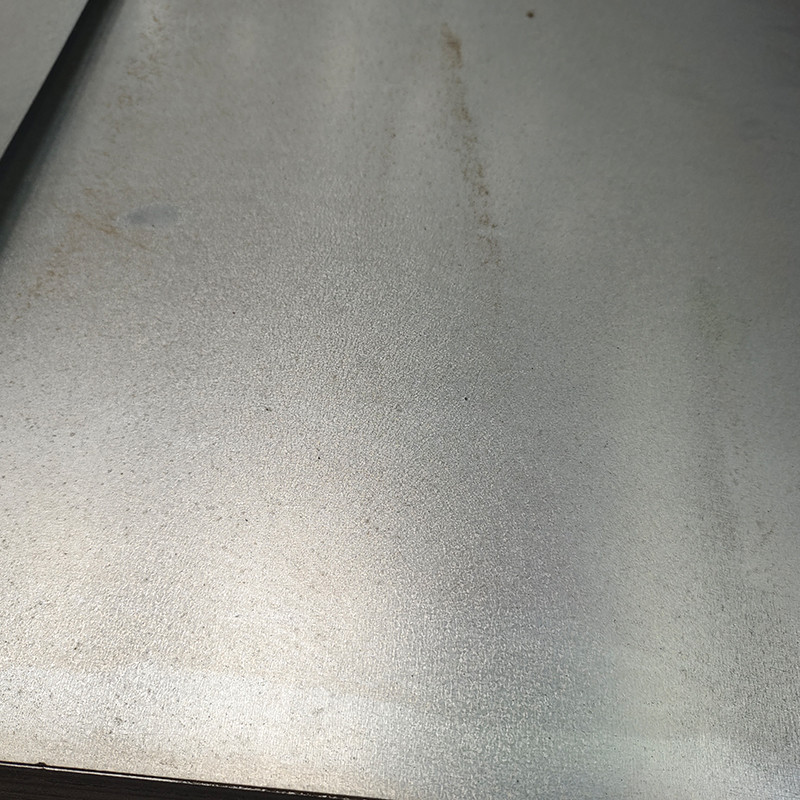 كيفية اختيار صفائح الصلب المجلفن المناسبة لمشروعك في الشرق الأوسط