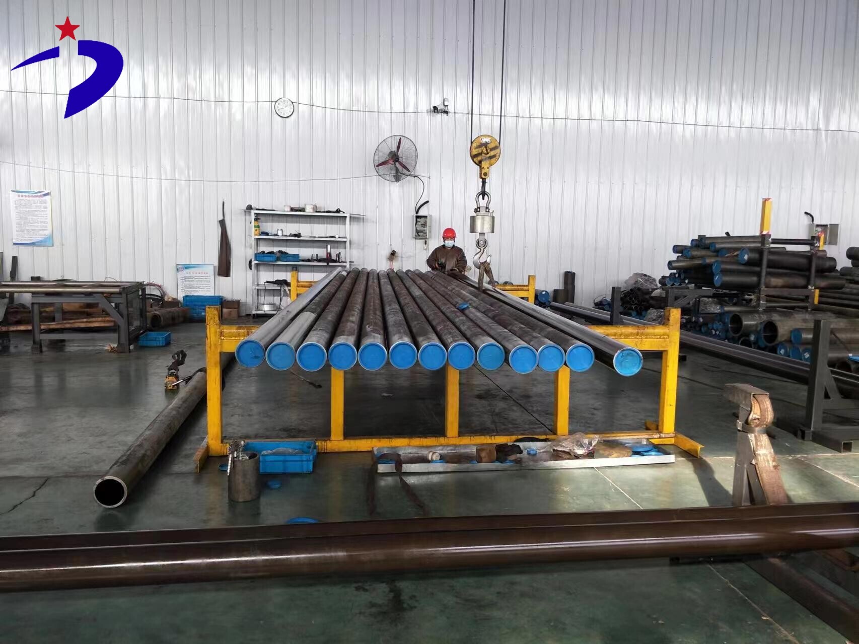 أنبوب مصقول