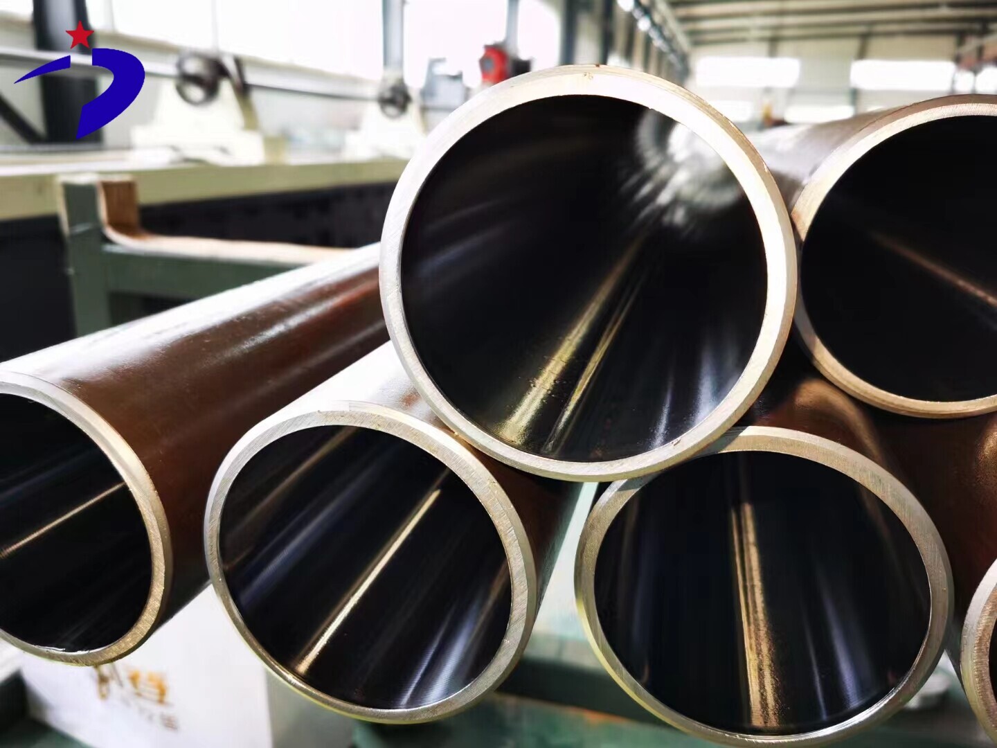 أنبوب مصقول