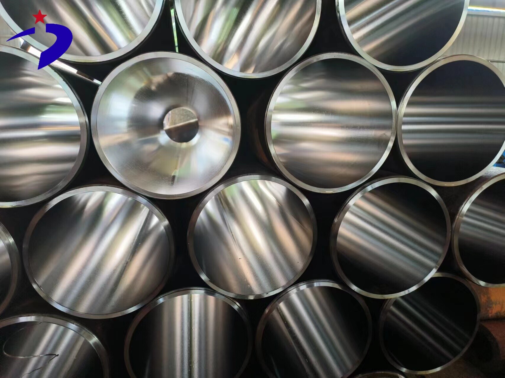 أنبوب مصقول