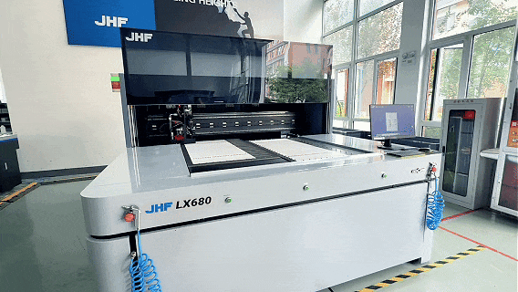 طابعة الأحرف Jinhengfeng LX680: تعاون ثنائي المنصة وسير عمل مبسط وطباعة عالية الدقة.