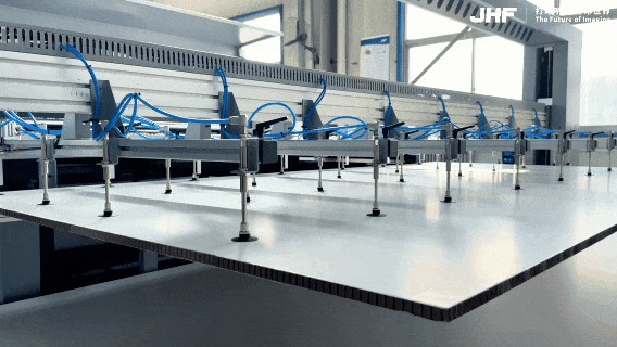 1764567483853991681020682242